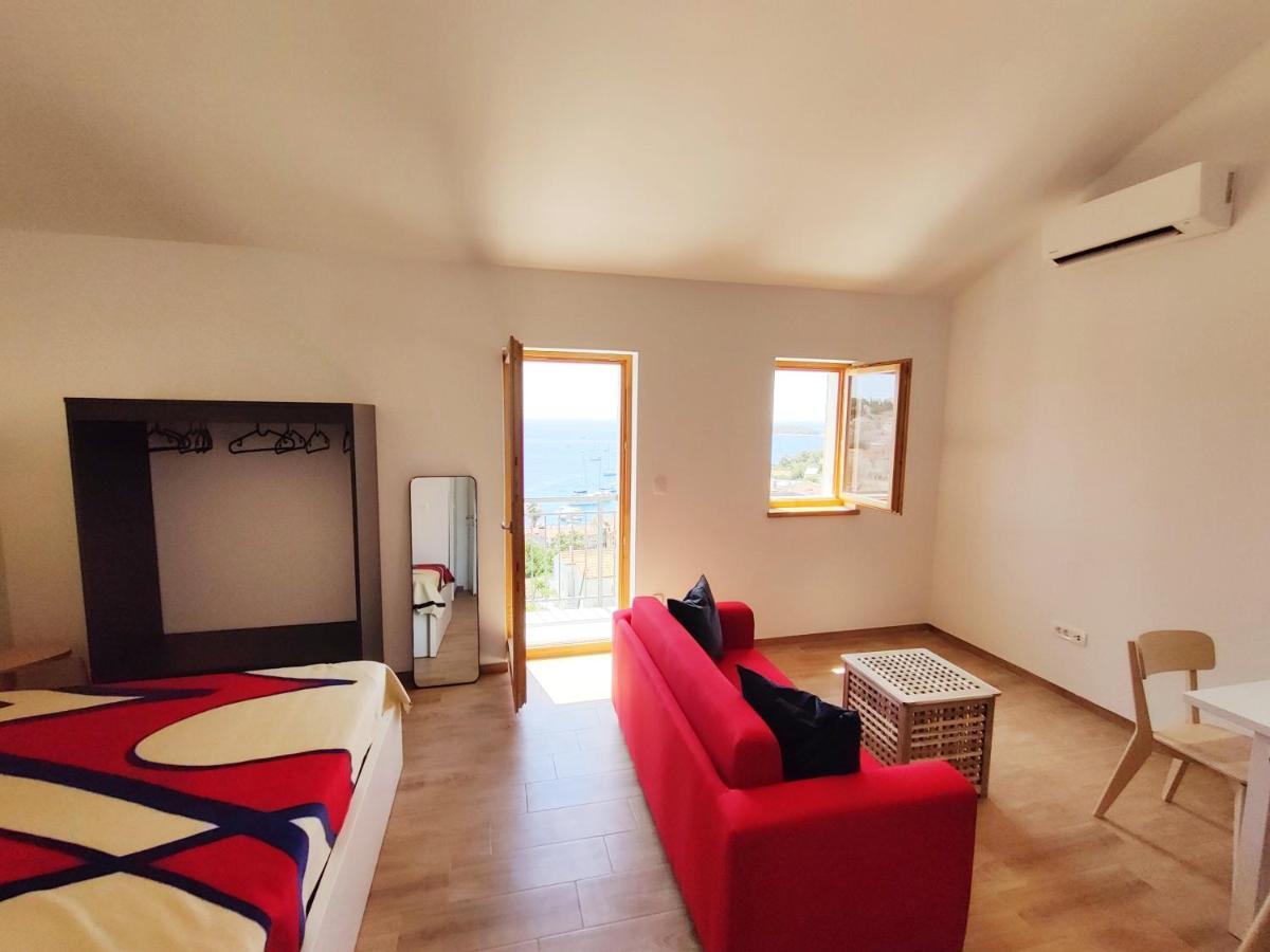 Brand New W Balcony & Perfect Seaview At Center