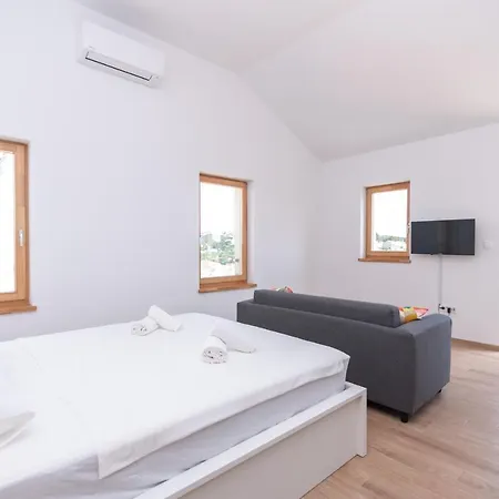 Brand New Apt W Balcony & Perfect Seaview At Center Hvar Town Exterior photo