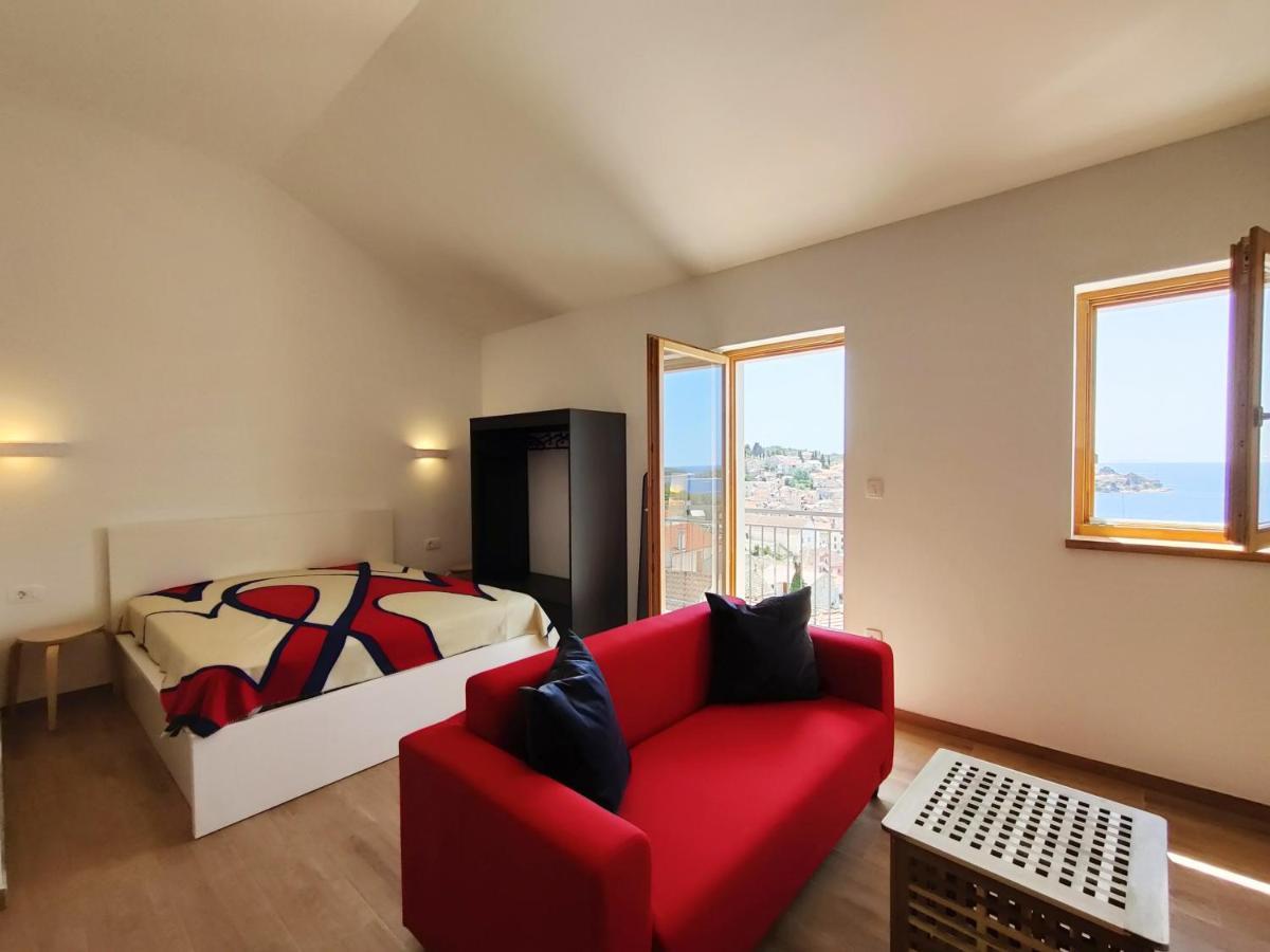 Brand New W Balcony & Perfect Seaview At Center