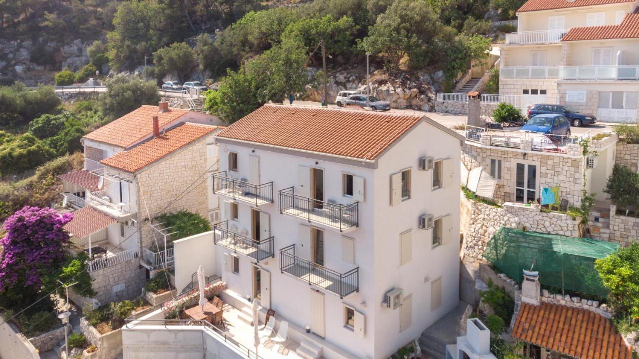 Brand New W Balcony & Perfect Seaview At Center Apartment *