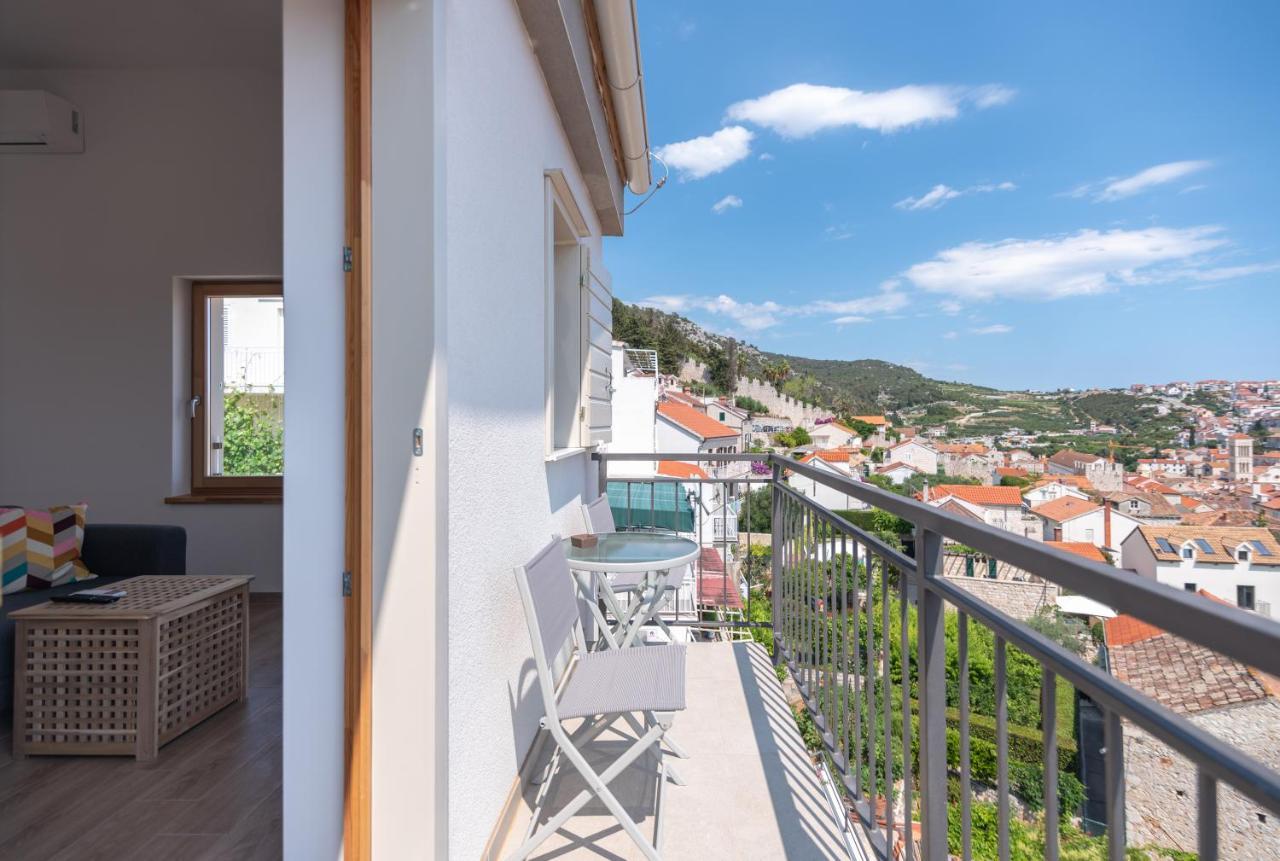 Apartma Brand New W Balcony & Perfect Seaview At Center Hvar Town