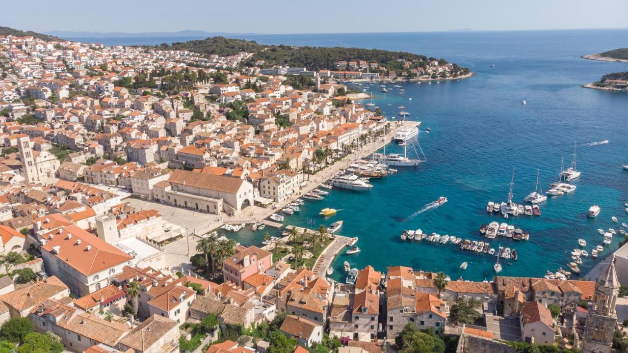 Apartmán Brand New W Balcony & Perfect Seaview At Center Hvar Town