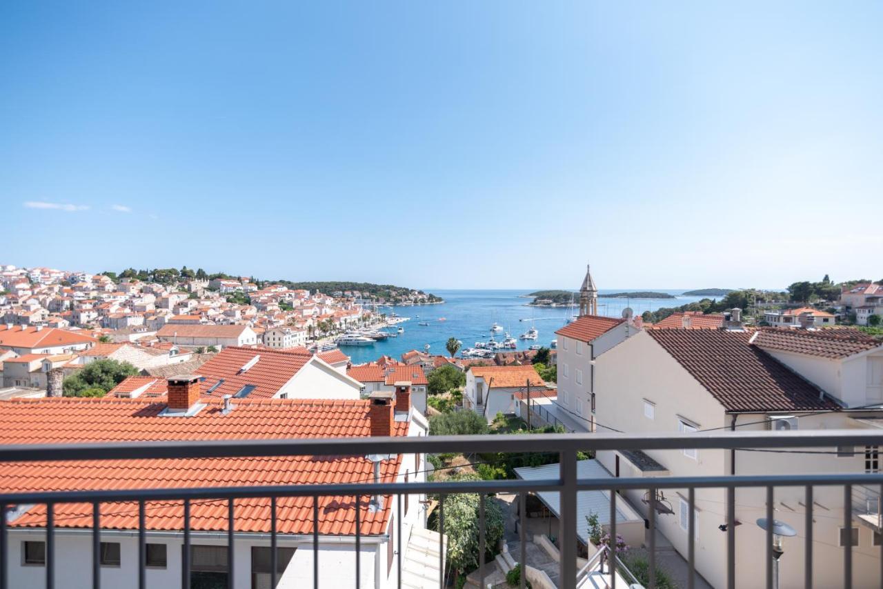 Brand New W Balcony & Perfect Seaview At Center Apartment